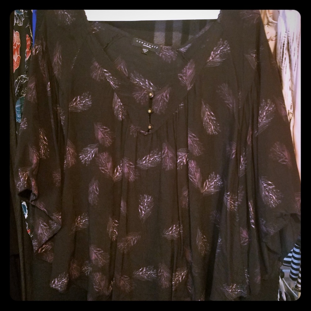 Fluttery Sanctuary Top